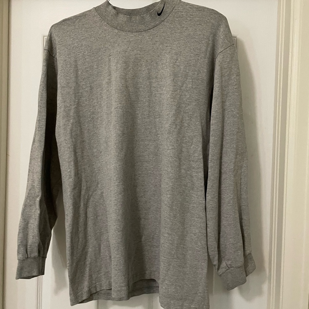 Nike Gray Long Sleeve Tee Comfortable Casual Wear size L EUC